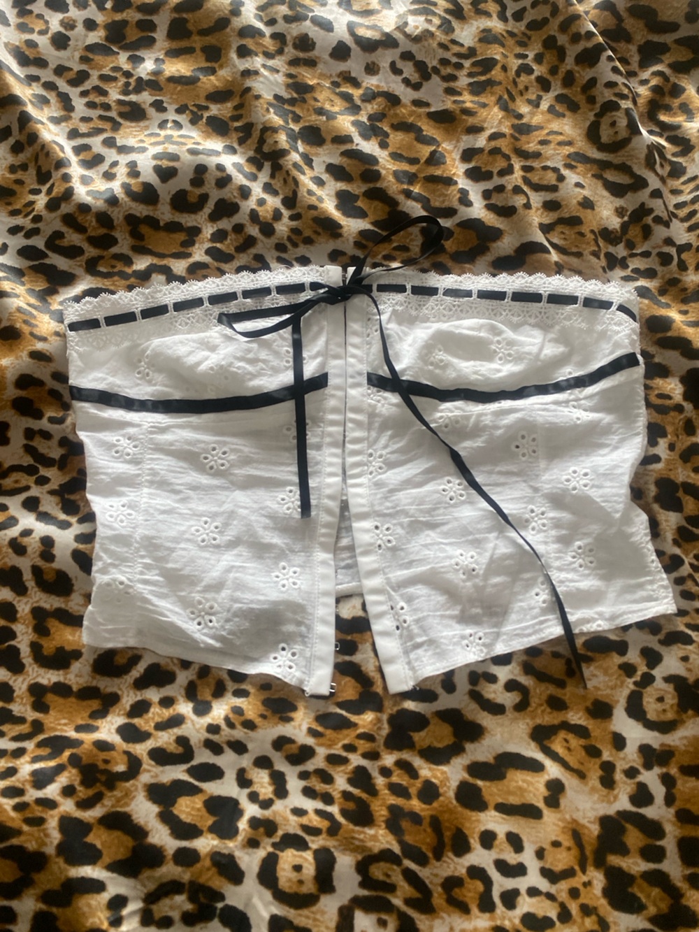 Cute Floral Eyelet Ribbon Strapless Top